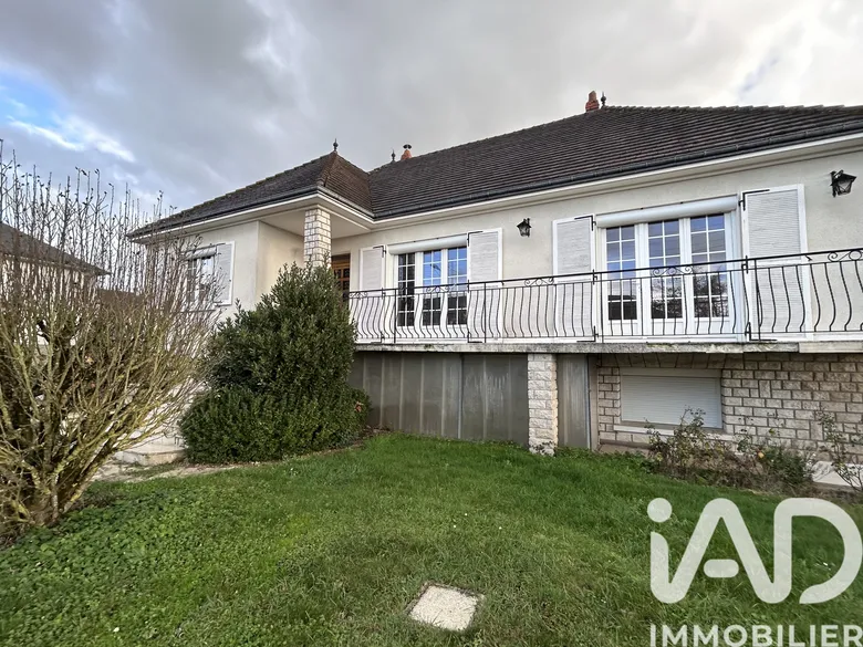 Maison 5 pièces 229 m² · à Saint-Sulpice-de-Pommeray · 229,4 m² · 220 000 €