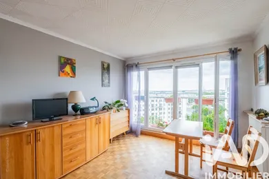 Apartment in Châtillon (92320)