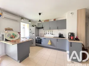 Apartment in Ambarès-et-Lagrave (33440)