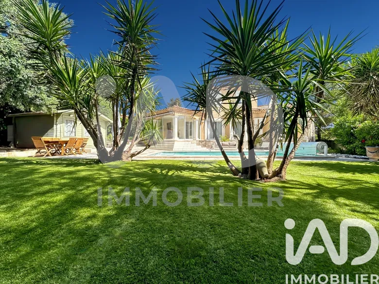 Maison 6 pièces 155 m² · à Uchaud · 155 m² · 425 000 €