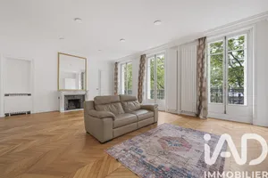 Appartement à Paris (75008)