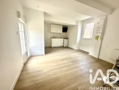 Appartement à Villeneuve-l'Archevêque (89190)