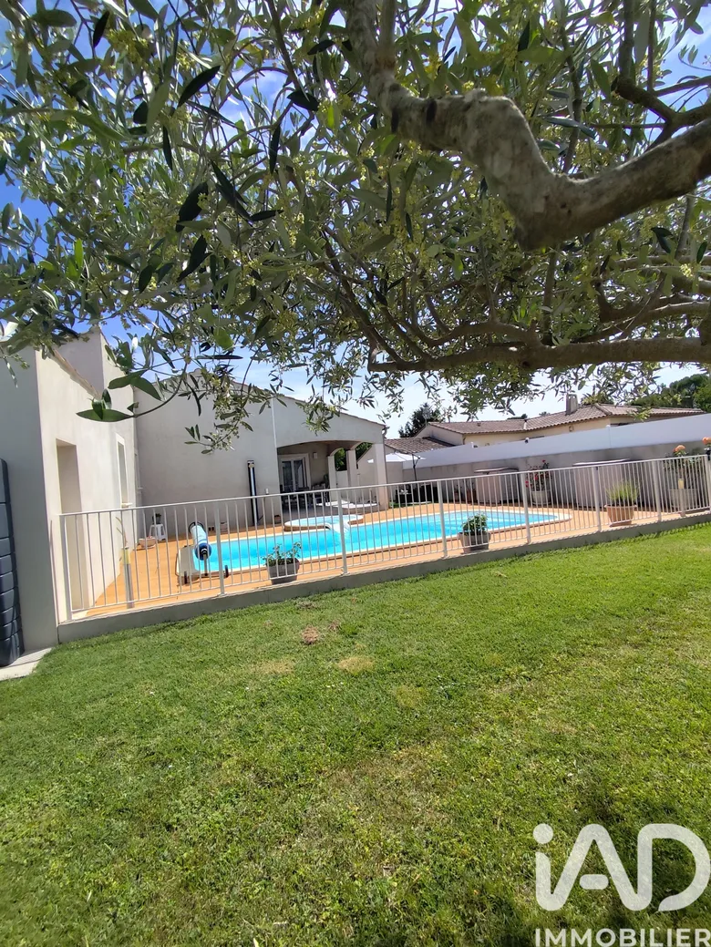 Maison 6 pièces 130 m² · à Aujargues · 130 m² · 445 000 €