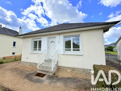 Maison à Meslay-du-Maine (53170)