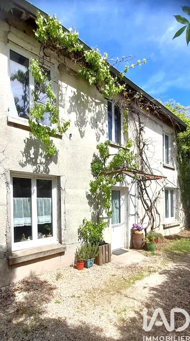 Maison à Le Plessis-aux-Bois (77165)