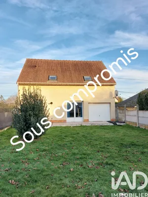 Maison à Esmery-Hallon (80400)