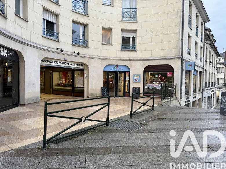 Murs commerciaux à Compiègne (60200) · 146 m² · 399 600 €