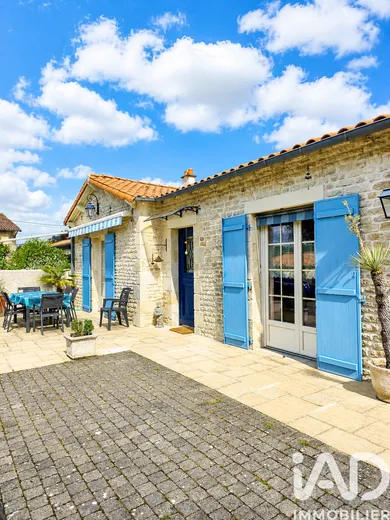 Maison à Aiffres (79230)