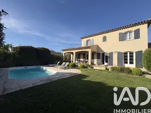 Maison à Saint-Cyr-sur-Mer (83270)