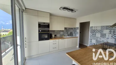 Apartment in Palaiseau (91120)