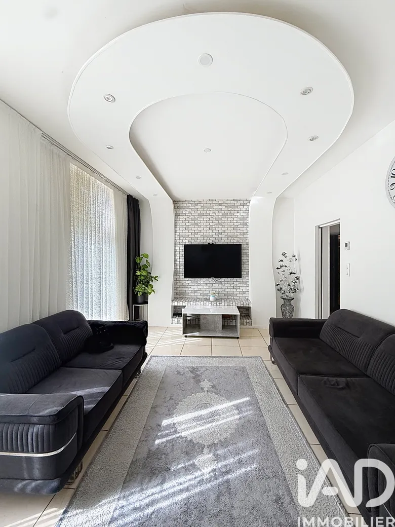 Immeuble 230 m² · à Valserhône · 230 m² · 330 000 €