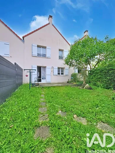 Maison à Saint-Thibault-des-Vignes (77400)