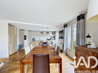 Duplex in Versailles (78000)