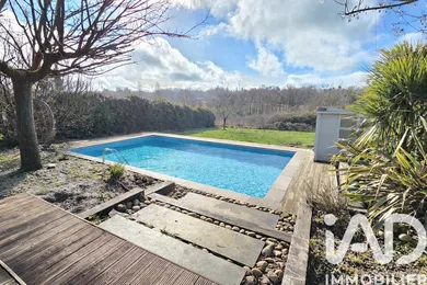 House in Camblanes-et-Meynac (33360)