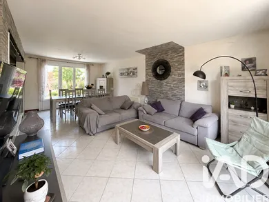 House in Loire-Authion (49800)