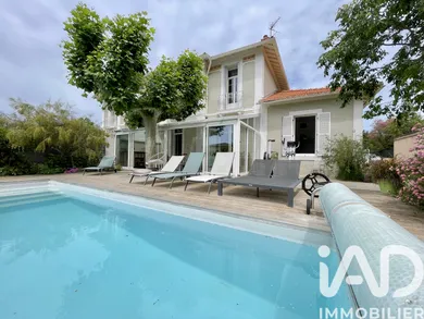 Mansion in La Londe-les-Maures (83250)