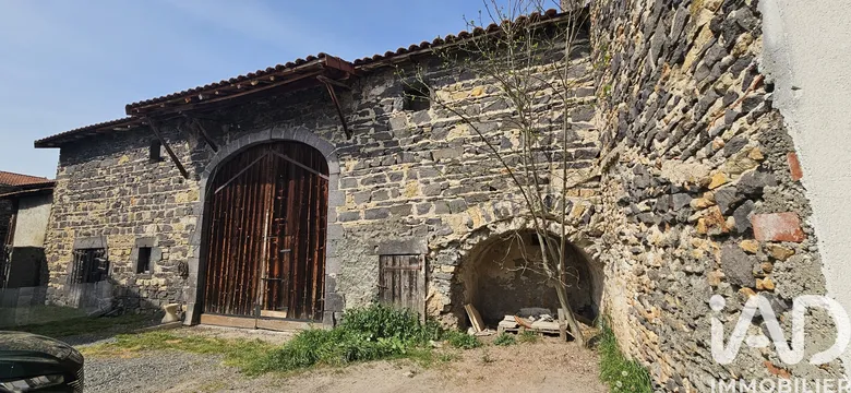 Maison 1 pièce 160 m² · à Saint-Bonnet-près-Riom · 160 m² · 87 000 €