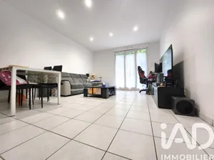 Apartment in Forges-les-Bains (91470)