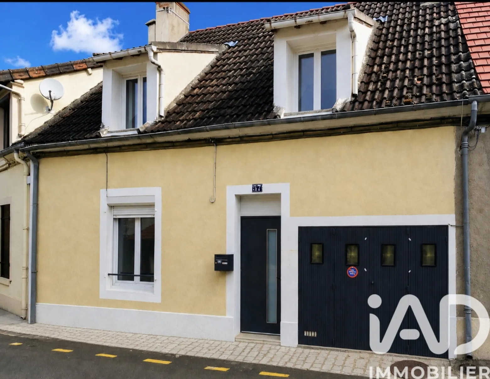 Vente maison à Saint-Amand-Montrond (18200) : maison de ville 4 pièces 110 m² - 2028199 — 2