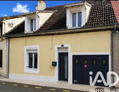 Townhouse in Saint-Amand-Montrond (18200)