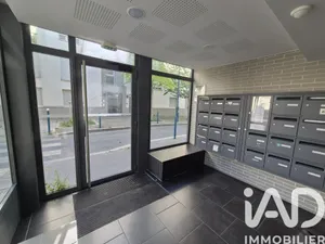 Apartment in Pantin (93500)