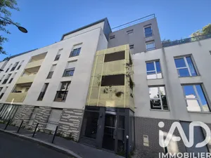 Apartment in Pantin (93500)