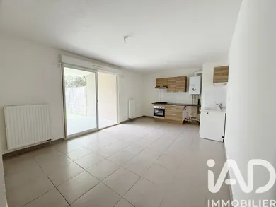 Apartment in Hyères (83400)