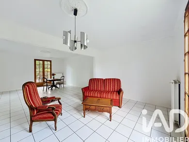 Traditional house in Montigny-le-Bretonneux (78180)