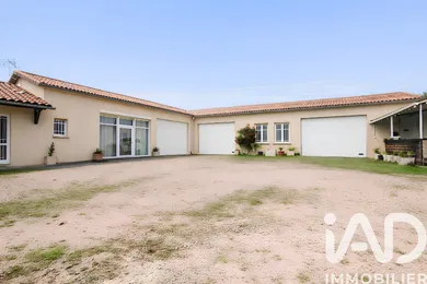 House in Saint-Pierre-Laval (42620)
