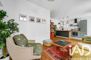 Apartment in Paris (75017)
