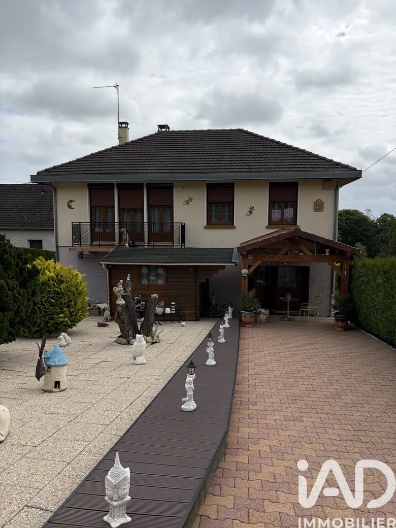 Maison 6 pièces 129 m² · à Luzy · 129 m² · 210 000 €