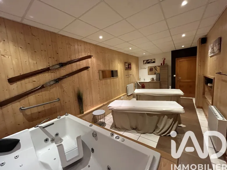 Murs commerciaux à Mont-Dore (63240) · 147 m² · 210 000 €