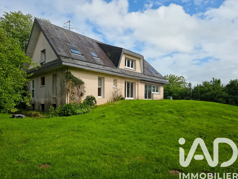 Maison 8 pièces 294 m² · à Roncey · 294 m² · 239 000 €