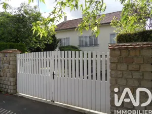 Pavillon à Chambry (02000)