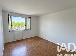 Apartment in Saint-Étienne (42000)