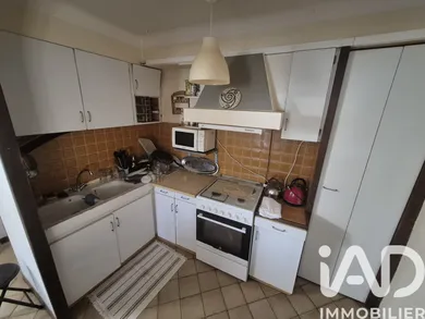 Apartment in Rians (83560)