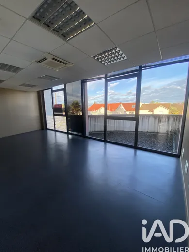 Commercial walls in LONS (64140)