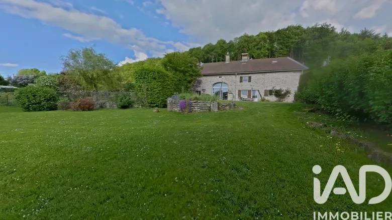 Maison 9 pièces 292 m² · à Bonlieu · 292 m² · 375 000 €