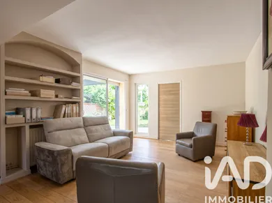 Townhouse in Crosne (91560)