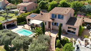 Maison à Villeneuve (04180)