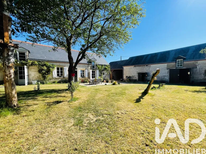 Maison 7 pièces 180 m² · à Vennecy · 180 m² · 386 000 €