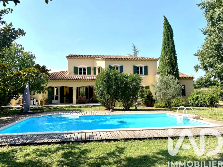 Maison 7 pièces 204 m² · à Carpentras · 204 m² · 649 000 €