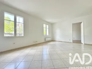 Apartment in Thiais (94320)