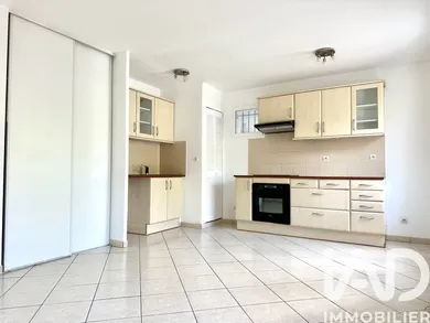 Apartment in Thiais (94320)