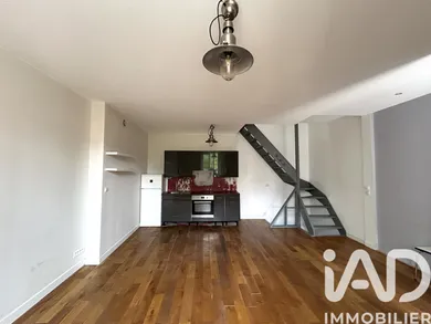 Maison à Bordeaux (33300)