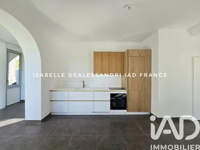 Appartement à Saint-Cyr-sur-Mer (83270)