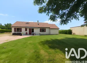 Traditional house in Saint-Pierre-Laval (42620)