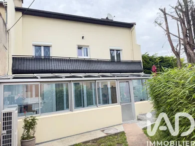Townhouse in Villeneuve-le-Roi (94290)