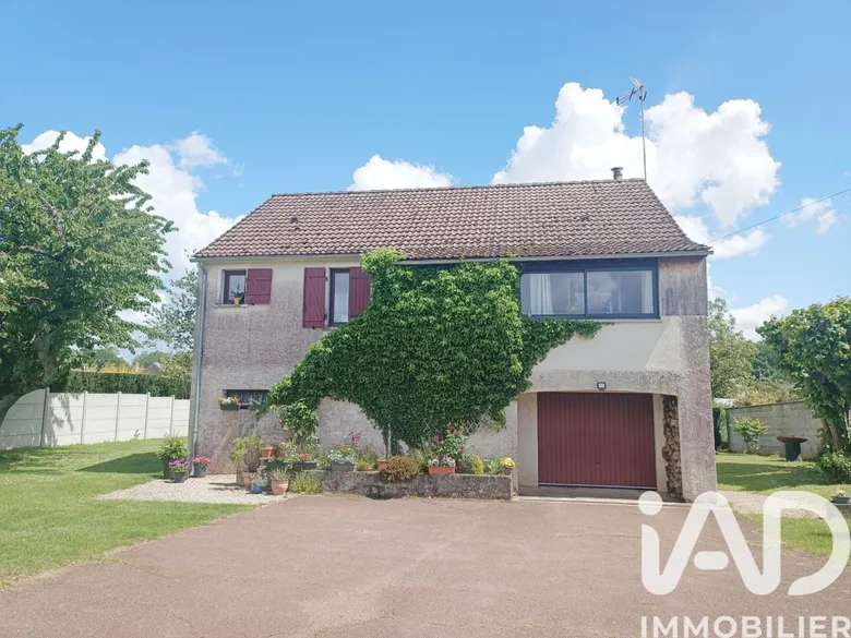 Maison 6 pièces 118 m² · à Saint-Sérotin · 118 m² · 174 000 €