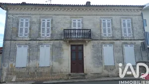 Maison de village à Saint-Bonnet-sur-Gironde (17150)